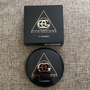 Exclusive Ellie Goulding powered/blush duo!!